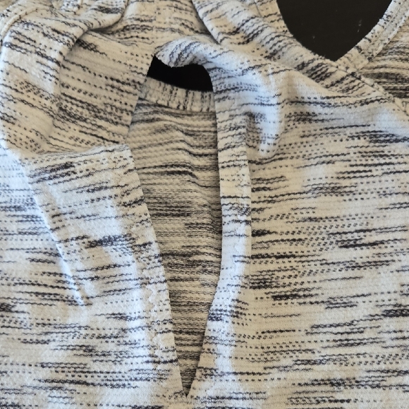 Lululemon Women's Gray Tank Top - Picture 4 of 7